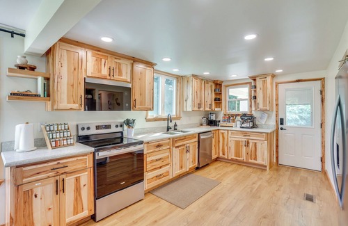 Dauphin Casa | Steps to Susquehanna River: Hot Tub Hideaway!