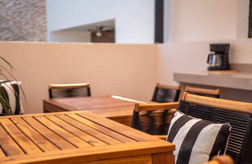 Crucecita Condominio | Steps to the beach with private plunge pool and rooftop terrace in Arrocito