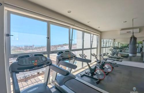 La Paz Casa | Steps to Tennis and the Beach Shared Pool and Gym