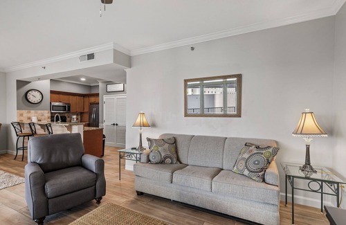 Four Mile Village Condominio | Steps to the Beach - Great for Families - Beach Front Building
