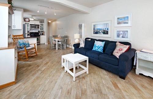 Old Towne Casa | Cozy Beach Bungalow a pasos de la arena y 4 cuadras de Pier & Main St.