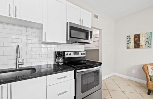 Clipper Cove Condominio | Steps to the beach, Pool, Quiet, Family friendly, Walk to the restaurants