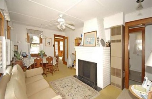 North Beach Haven Casa | Steps To The Beach --- Brant Beach Single Family with Cottage!
