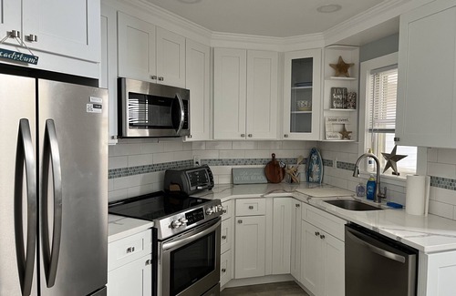 South Seaside Park Condominio | Steps to the beach, bay, and restaurants, at the base of Island beach state park