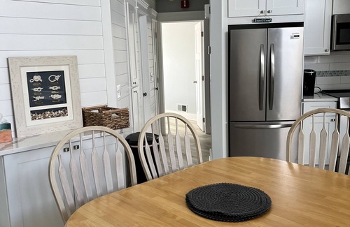 South Seaside Park Condominio | Steps to the beach, bay, and restaurants, at the base of Island beach state park