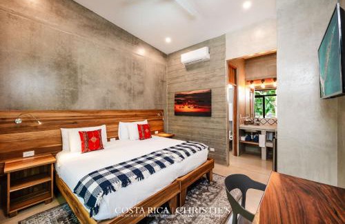 Playa Grande Casa | Steps to the Main Surf Break - 6 Bedroom Villa