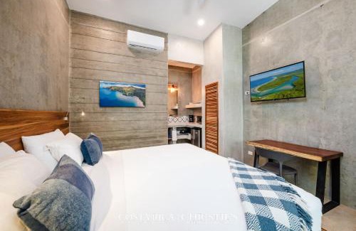 Playa Grande Casa | Steps to the Main Surf Break Casita 2 Dos Hijas