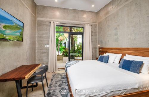 Playa Grande Casa | Steps to the Main Surf Break Casita 2 Dos Hijas
