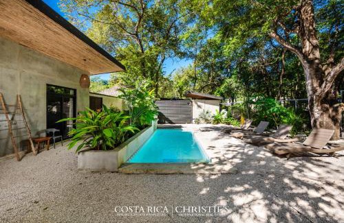 Playa Grande Casa | Steps to the Main Surf Break Casita 2 Dos Hijas