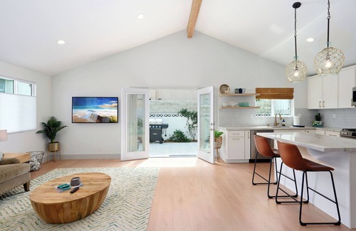 Silver Strand Casa | Steps To The Ocean - New 3 bed/2 bath Silver Strand Oasis 1 House from the Beach