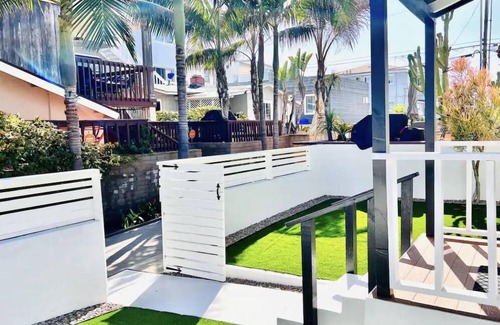 Mission Beach Cabaña | Steps to the Sand-Upscale Beach Cottage