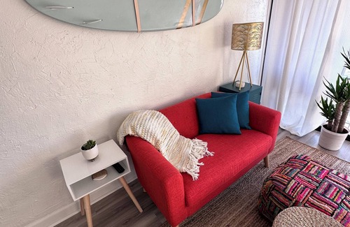Carolina Beach Condominio | Steps to the Sand · Boardwalk Retreat with Private Beach Access + Elevator