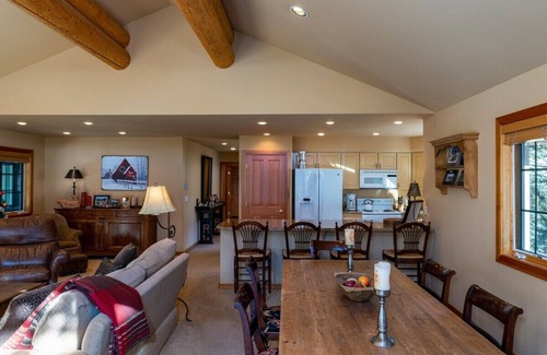 Warm Springs Casa | Steps to the Warm Springs Lift