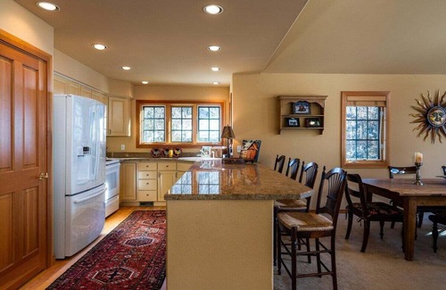Warm Springs Casa | Steps to the Warm Springs Lift