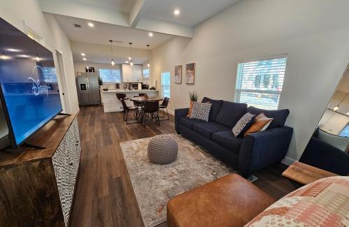 Lincolnville Casa | Steps to Trolley #11, EV Connector, Walk Downtown