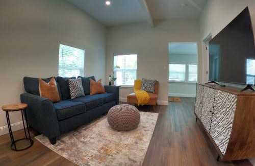 Lincolnville Casa | Steps to Trolley #11, EV Connector, Walk Downtown