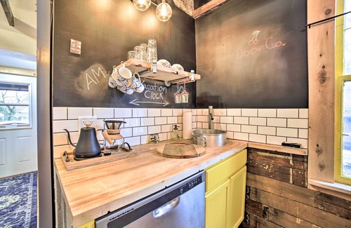 Sturgeon Bay Apartamento | Chic Sturgeon Bay Escape - Walk to Downtown & Bay!
