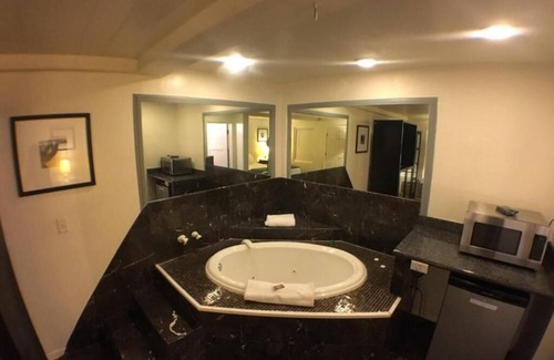 Downtown Las Vegas Hotel | STERLING GARDENS HOTEL