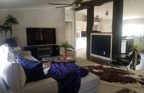 Kingston Casa | Stevie B's Texoma Retreat