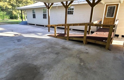 Pine Grove Casa | Stewart House with Hot Tub and 3 bedroom