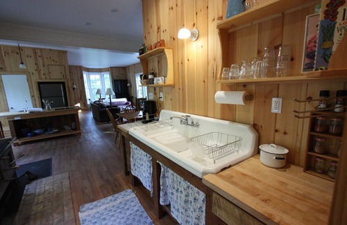 Charlevoix Casa | Stewart's Folie en el lago Charlevoix