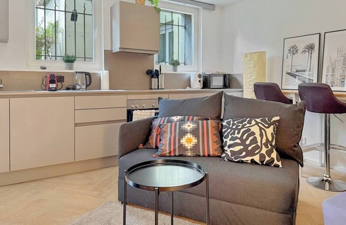 Weinsteige Apartamento | Stuttgart Flat w/ Patio, 4 ppl