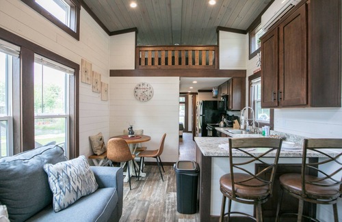 Tracy City Cabina | Sticks N Stones at The Retreat at Water's Edge