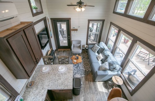 Tracy City Cabina | Sticks N Stones at The Retreat at Water's Edge