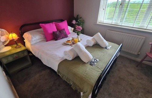 Church Gresley Casa | Sticky Wicket a boutique styled place to stay in Swadlincote