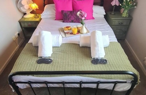 Church Gresley Casa | Sticky Wicket a boutique styled place to stay in Swadlincote