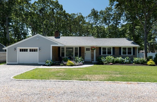 East Falmouth Casa | Still time to book for Summer 2025! Walk to Great Pond, Playground, Central AC.