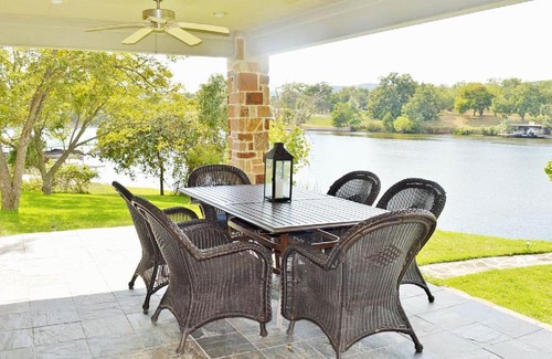 Burnet Casa | Still Waters