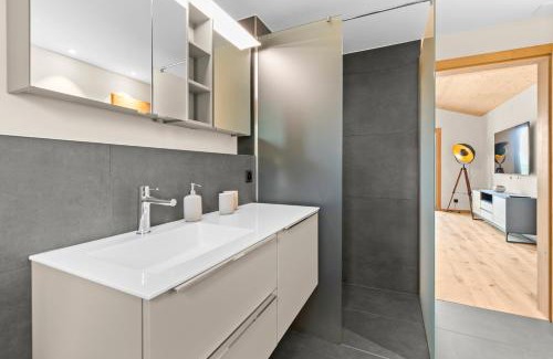 Vella Apartamento | Stilvolle 4.5 Zimmer Wohnung nahe der Talstation