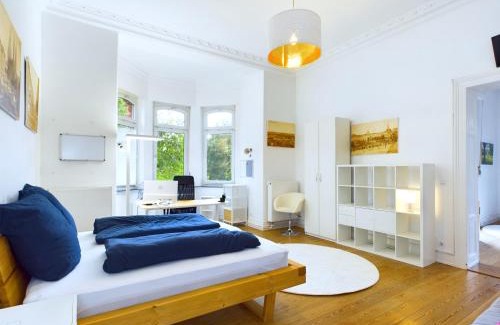 Sonnenberg Apartamento | Stilvolle Altbauwohnung am Kurpark, zentral, für bis zu 8 Personen