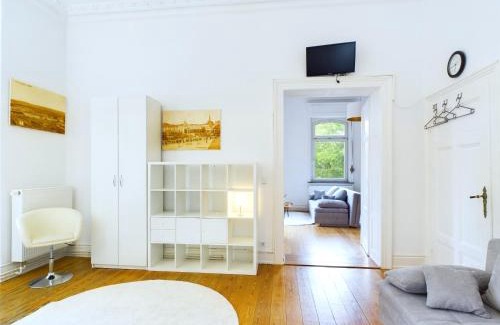 Sonnenberg Apartamento | Stilvolle Altbauwohnung am Kurpark, zentral, für bis zu 8 Personen