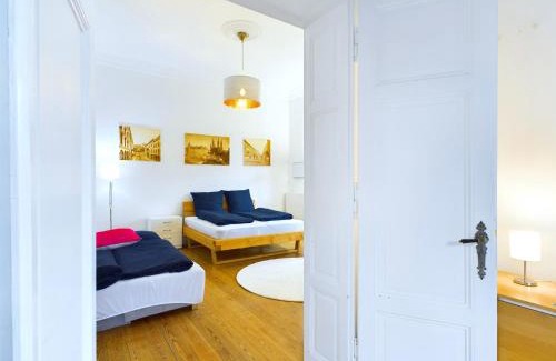 Sonnenberg Apartamento | Stilvolle Altbauwohnung am Kurpark, zentral, für bis zu 8 Personen