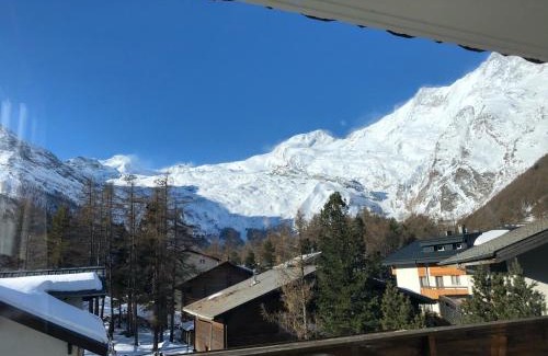 Saas-Fee Chalet De Esquí | Stilvolle grosszügige 7.5 Zi Maisonette Wohnung 10 Pers