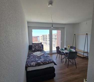 Kirchrode-Bemerode-Wulferode Apartamento | Stilvolle Neubauwohnung mit Balkon&WLAN