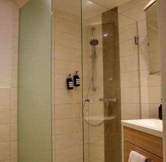 Sudstadt Apartamento | Stilvolle Wohnung mit Balkon & Parkplatz