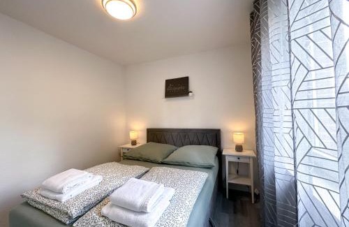 Bad Oeynhausen Apartamento | Stilvolles, frisch renoviertes 2Zi Apartment mit Küche und Balkon in Kliniknähe!