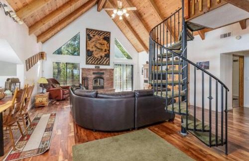Oakhurst Casa | Stimboli Lodge- Sleeps 16 with tons of games and fun