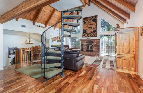 Oakhurst Casa | Stimboli Lodge- Sleeps 16 with tons of games and fun