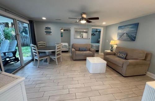 Bonita Shores Casa | Stingray - Intimate Quaint on Imperial River 1.4 mi. 2 Beach