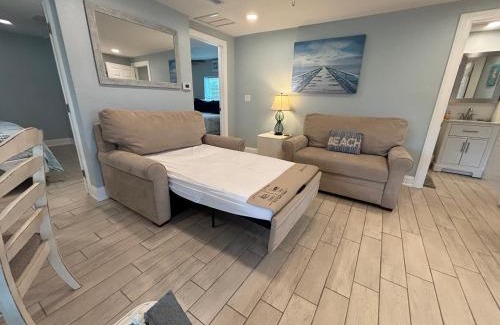 Bonita Shores Casa | Stingray - Intimate Quaint on Imperial River 1.4 mi. 2 Beach