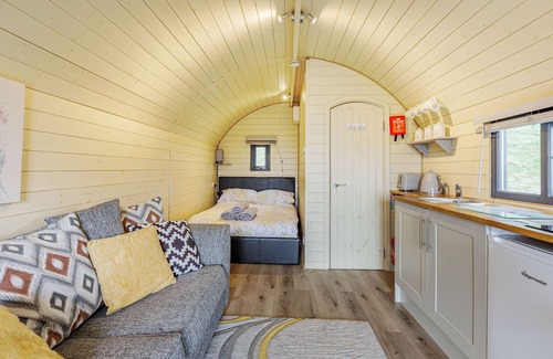 Kingswood Cabaña | Stiperstones Pod