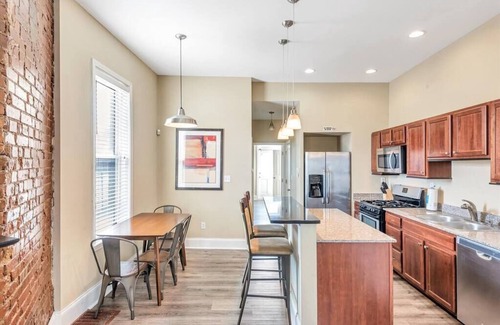 St. Louis Hotel | STL, Tower Grove, Cozy 2-Story Townhome - A