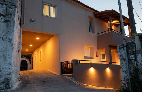 Agios Vasileios Casa | Stoa Luxury House with Unique Jacuzzi Room