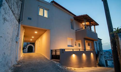 Agios Vasileios Casa | Stoa Luxury House with Unique Jacuzzi Room