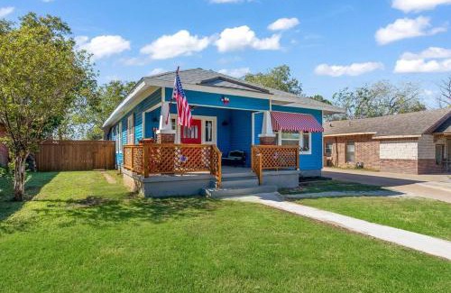 Fort Worth Casa | Stockyards-3/4 mile away!-Sleeps 8-Americana House