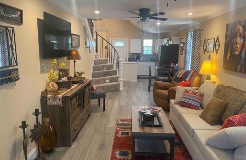 Fort Worth Casa | StockYards-BBobs-4mins! GrayLee House.4-Bedrooms